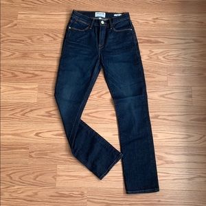 Frame 'Le High Straight' Jeans
